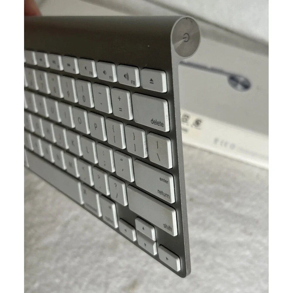 Genuine Apple A1314 Magic Wireless Keyboard [Bluetooth] With A Box